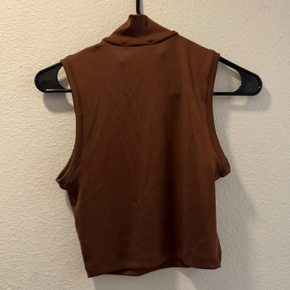 brown top with zipper - Picture 2 of 2
